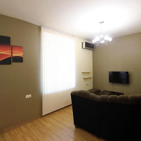 Studio With Balcony On Sayat Nova Avenue Yerevan Luaran gambar
