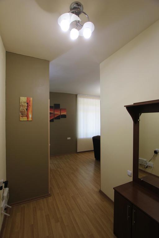 Studio With Balcony On Sayat Nova Avenue Yerevan Luaran gambar