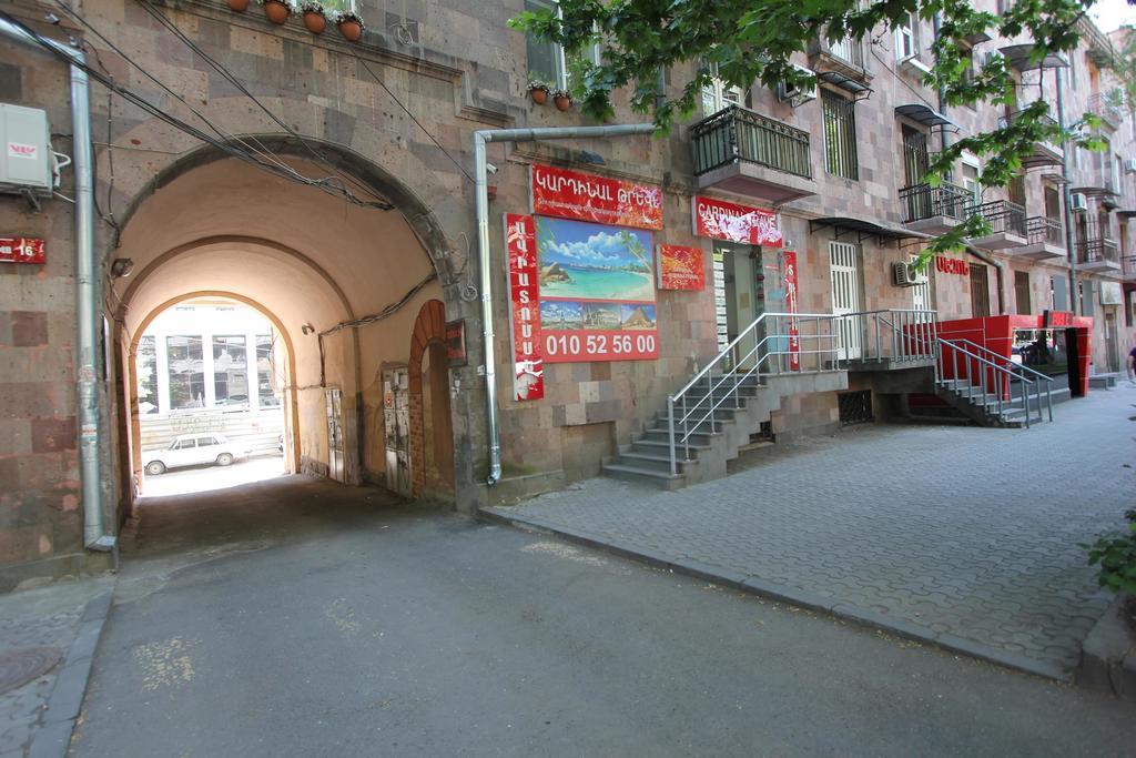 Studio With Balcony On Sayat Nova Avenue Yerevan Luaran gambar